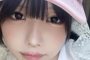 あのちゃん、空港に衝撃的な姿で登場　「あのちゃんだとオシャレになる不思議」という格好