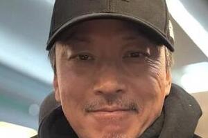 「誰かと思ったら」椎名桔平、セルフカットの最新ヘアで激渋イケおじに　「え？びっくり！！でもかっこいい」