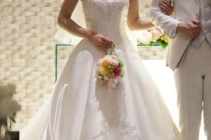 「トリリンガル帰国子女」YouTuber、元「ヲタ芸パフォーマー」と結婚　プロポーズの様子も撮影