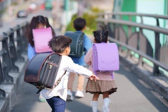 小学校低学年にデジタル教科書は適切か（写真はイメージ）
