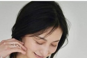 広末涼子「どんどん素敵に」変わらぬ美貌でほほ笑む最新ショット　「ありえない美しさ！」