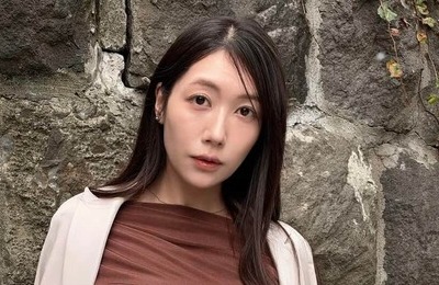 「パーフェクトスタイル」気象予報士・穂川果音　肩出しミニ丈コーデに「美脚」「まさに高嶺の花」