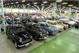多く歴史的な車やレーシングカーを展示している日産自動車座間記念車庫