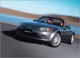 8月25日に日本で発売された新型「マツダロードスター」。発売1ヶ月の累計受注台数は月間販売目標の5倍を超えた