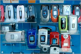 Appleのライバルになるか？　多様なサービスを展開する携帯電話