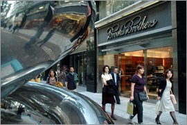 東京のビジネスの中心である丸の内にブルックス・ブラザーズがオープン