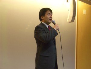 竹中平蔵総務相は、金融改革の次にメディア改革を目指す