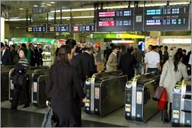 JR新宿駅の自動改札機