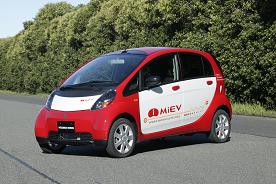 三菱自動車などが研究開発を進める次世代電気自動車「MiEV」（ミーブ）