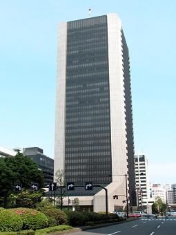 東京・内幸町のみずほ銀行本店。同行をはじめとするメガバンクは中小企業に融資攻勢をかける