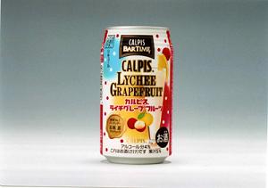 カルピスが発売するカクテル「ライチグレープフルーツ」
