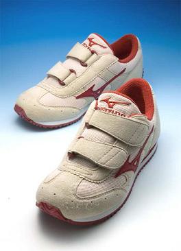 ミズノが発売する「ミズノランキッズNR」