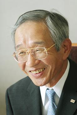 岡村正・東芝会長 