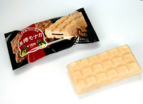 森菓　黒糖モナカ