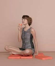 デサントが発売する「保温水着」