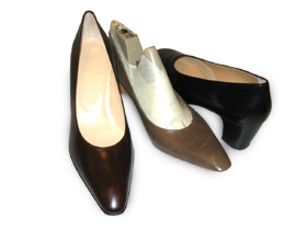 ヒール高は3センチ、5センチ、7センチの全3種。店頭で試して、歩きやすい高さを選ぶことができる。