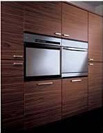 松下電工が発売するシステムキッチン「フラットイン家電収納」