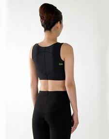 アシックスが発売する「肩バランスアップアンダー」