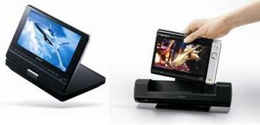 ポータブルDVDプレーヤー『DVP-FX810』(左)とDVDウォークマン『D-VE7000S』(右)