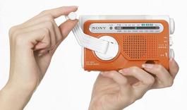 ソニーが発売する手回し充電ラジオ「ICF-B01」