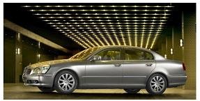 日産自動車が発売した「シーマ　450XV 20thリミテッド」