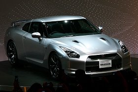 「GT-R」などのスポーツモデルにDCTの搭載が相次いでいる