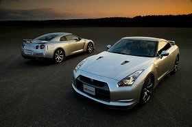 日産から発表された「NISSAN GT-R」