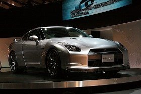 東京モーターショーで公開された「GT-R」