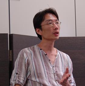 「日本全体が『貧困化』している」と語る湯浅誠さん