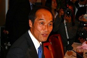 偽装ウナギやマスコミ出演問題の対応に追われている宮崎県の東国原英夫知事