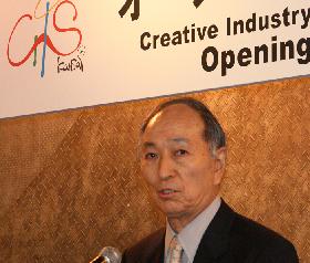 オープニングセレモニーでCrIS関西への期待を述べる下妻博・実行委員長