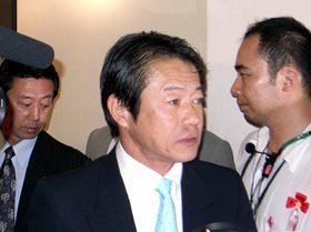 中川氏は「核保有について議論すべき」との持論を展開した（07年7月撮影）