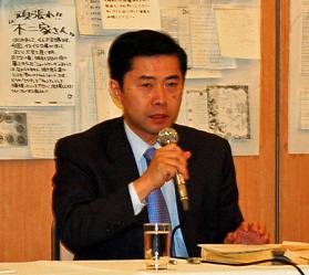 郷原教授は「何も解決していない」と述べた（写真は3月の信頼回復対策会議）