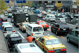 車の個人リースが増えている（写真はイメージ）