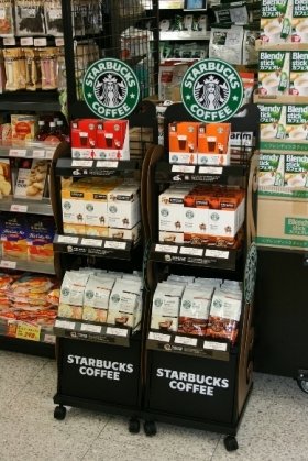 スーパーでもスターバックスの「味」が買える（写真は、相鉄ローゼン成瀬店）