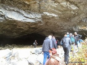「雪男調査隊」がロシア・ケメロボ州の洞窟に向かう（写真提供：Bigfoot lunch Club）