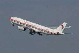 中国東方航空の「無許可離陸」の原因は、まだ明らかになっていない