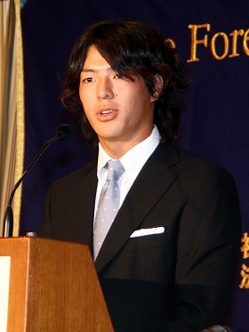 日本外国特派員協会で講演する石川遼選手