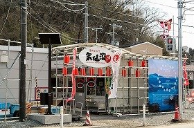 市内には仮設の飲食店街「復興屋台村」が点在している
