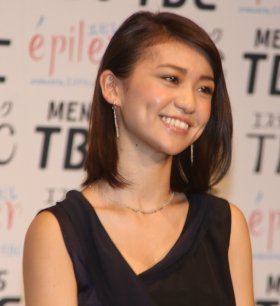 宇都宮総局から熱烈応援を受けた大島優子さん（11年8月24日撮影）