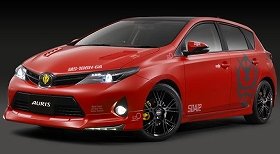 トヨタがオタク文化に急接近した　真っ赤な「シャア専用車」を年内発売