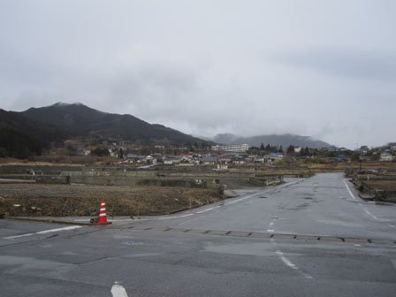 現在の小河原地区（手前が海）