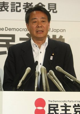 世論調査の結果に海江田氏は「そのとおり受け止める」（写真は2013年6月のマニフェスト発表会見）
