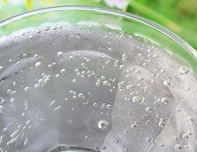 「炭酸水」ブーム、女性に急拡大　食欲増進、ダイエットにも効果がある