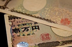 宝くじ、大金を手にした人はどうなってしまうのか　6億円当選30代男性、一晩で1500万円使う