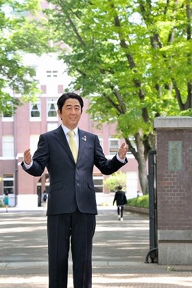 安倍首相の等身大フィギュアがお台場に　菅官房長官も「歓迎したい」