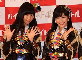 指原さん（左）と渡辺さん（右）