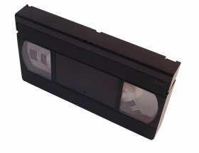 約500本のビデオテープが不法投棄された