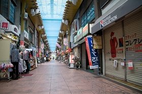 商店街はシャッターが下りた店ばかりに…（画像は、イメージ）