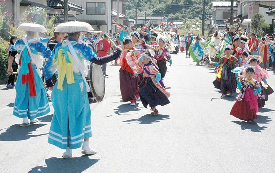 臼澤鹿子踊＝2014年9月21日、「桜木町」の御旅所